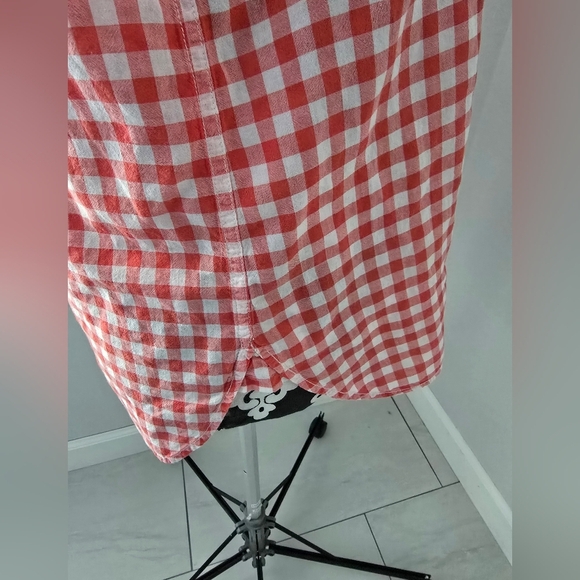 J Crew Long Sleeve Button-Down size 2 - Picture 11 of 11